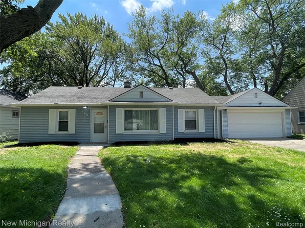 160 Chopin Ave, Troy, MI 48083