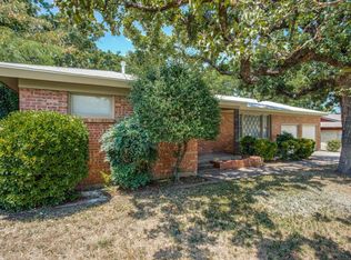821 Lee Dr, Bedford, TX 76022
