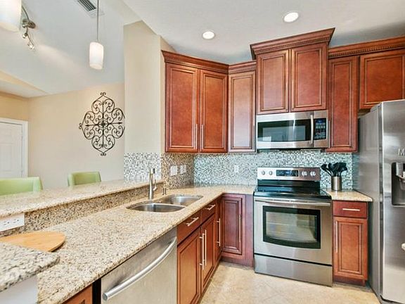4th image of 8809 Dunes Ct APT 302