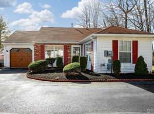67 Farnworth Close, Freehold, NJ 07728