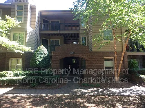 1109 E Morehead St Photo 1