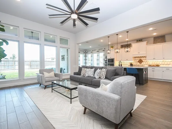 30314 Brook Point Ct, Fulshear, TX 77441