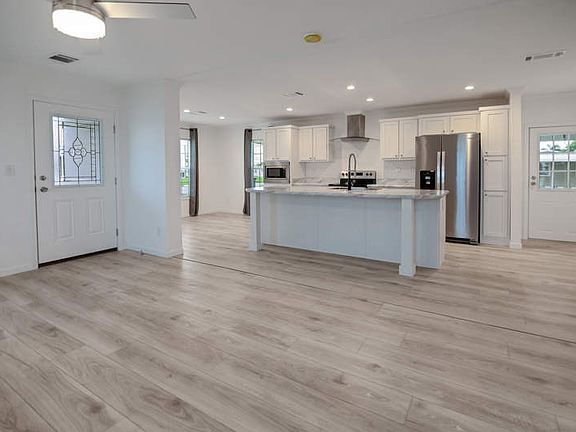 5th image of 903 S Arlene Ave