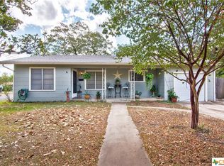 715 Jefferson Ave, Seguin, TX 78155