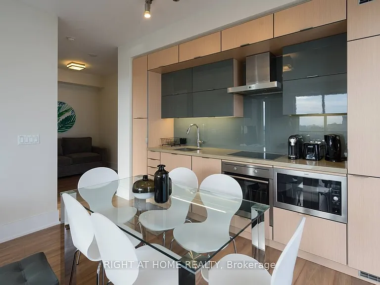 300 Front St W #2512 — Photo 19