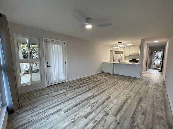 3rd image of 33 Waiaka Ln #106-1-1