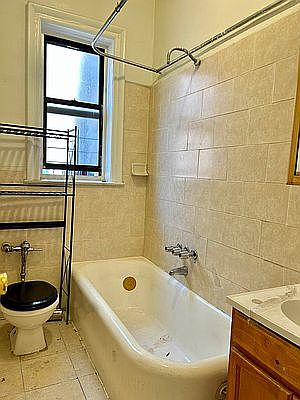 4th image of 280 E 21st St APT 5A