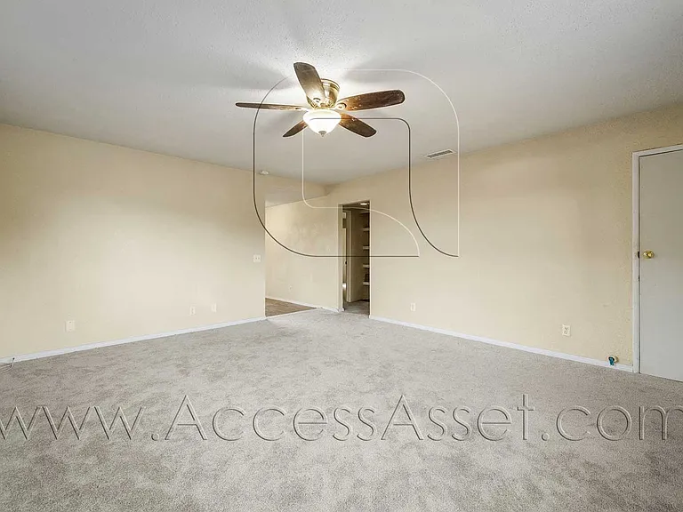33220 Schaper St — Photo 4