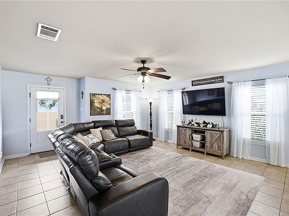 4th image of 42262 Broadwalk Ave