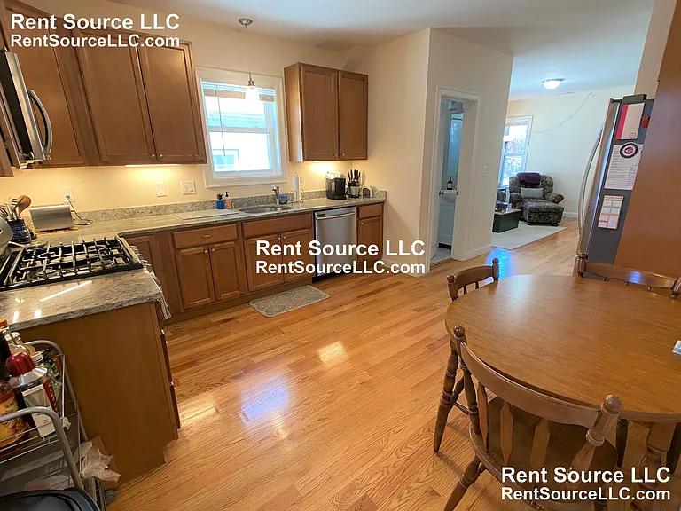 537 Main St #2 — Photo 9