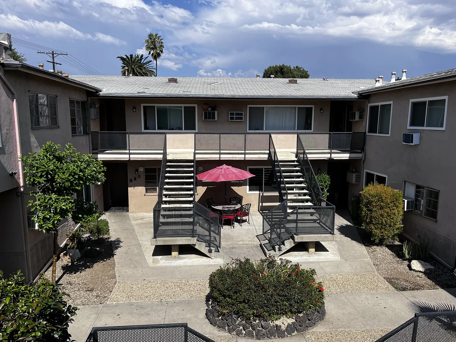 6200 Hazeltine — Photo 3