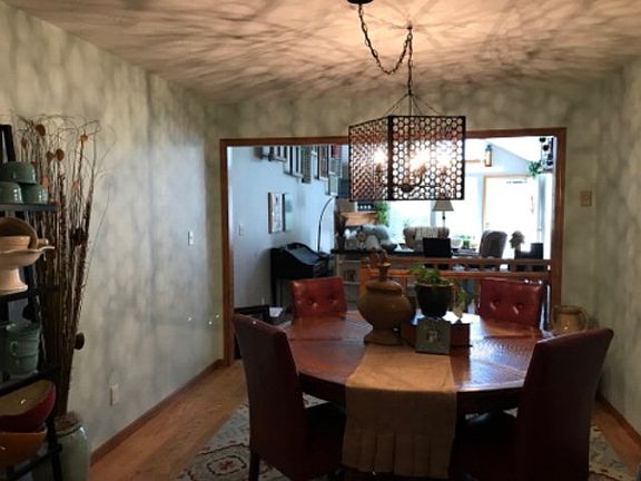 3rd image of 2324 S Saint Clair Ave