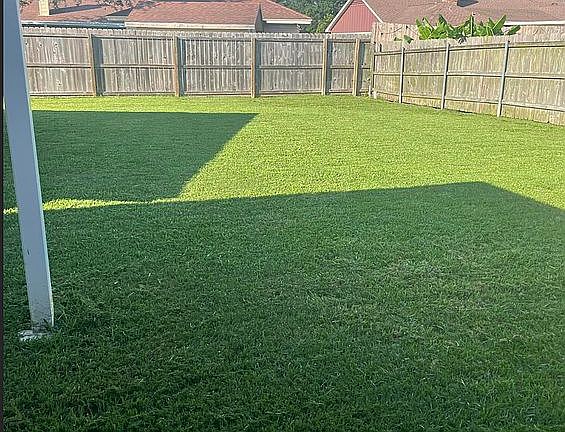 3rd image of 662 Meadowgreen Dr