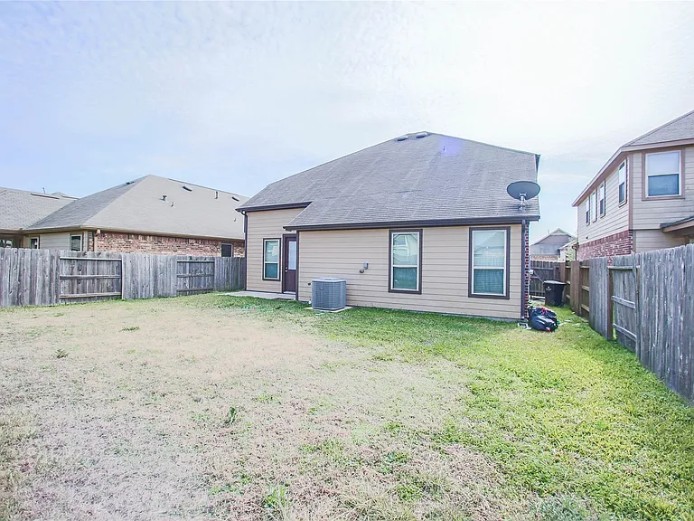 24030 Buffalo Cove Ln — Photo 23