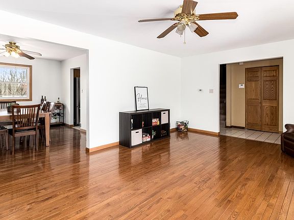 4th image of 129 Heritage Dr