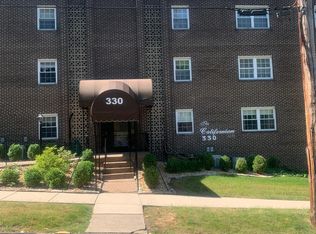 330 California Ave APT 3B, Oakmont, PA 15139