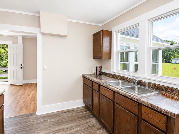 5th image of 959 6th St