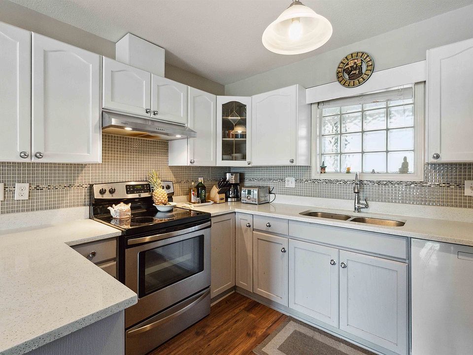 1st image of 12025 207a St #402