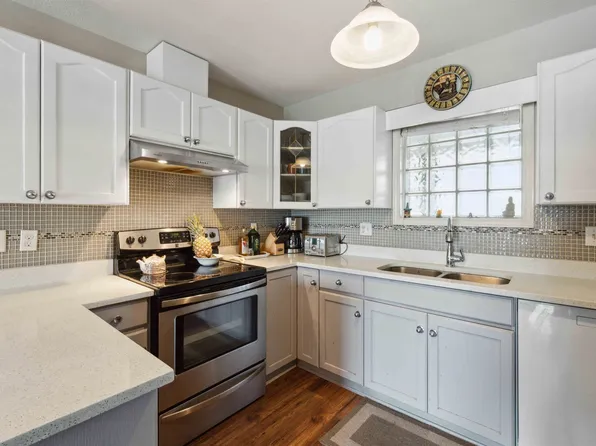 12025 207a St #402, Maple Ridge, BC V2X 0R3