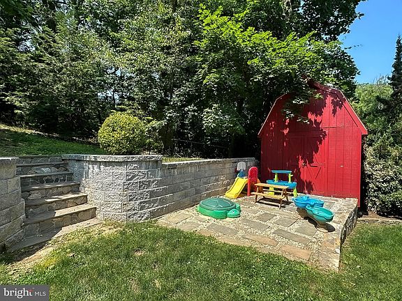 5th image of 7327 Allan Ave