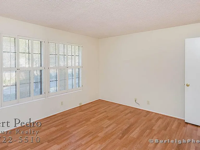 1748 Vista Del Sol — Photo 14