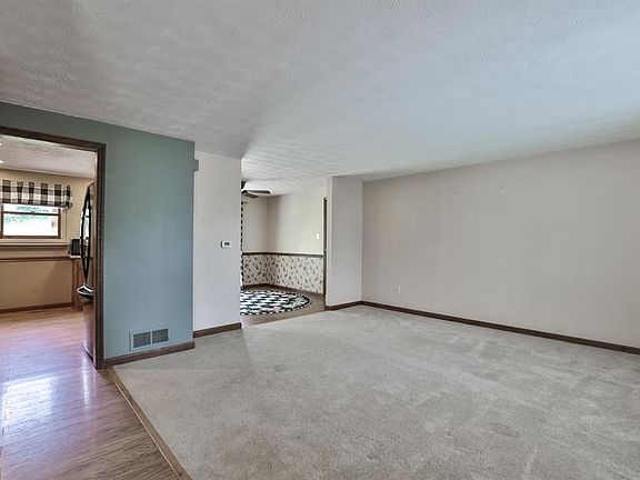 3rd image of 7756 Rhumba Dr