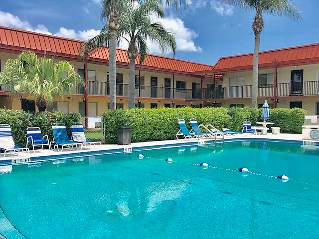 Pool: unit near main hedge.