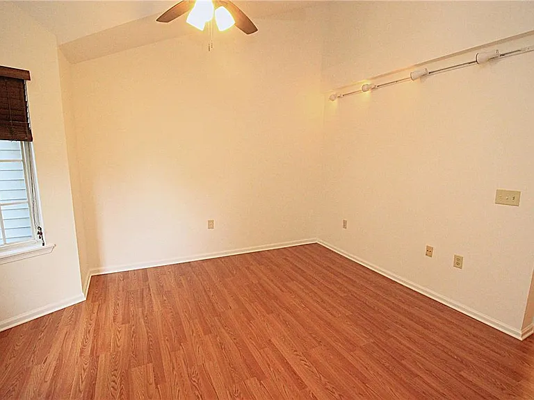106 Founders Ct — Photo 14
