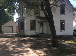 219 W 7th St, Newton, KS 67114