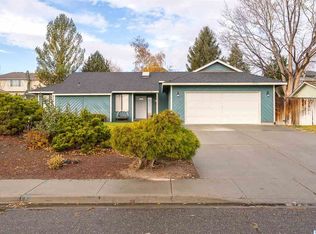 1325 Adair Dr, Richland, WA