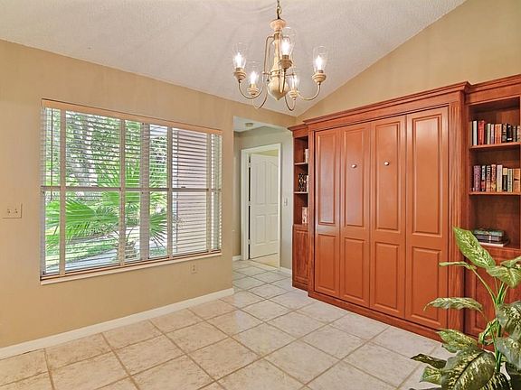 4th image of 1316 Coral Park Ln