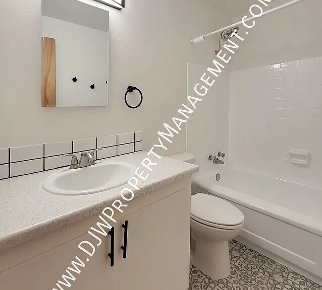211 Owyhee Ave — Photo 10