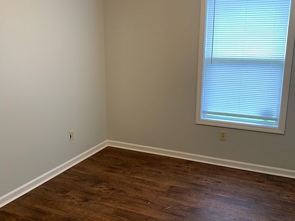 2nd image of 1301 Nassau Ave
