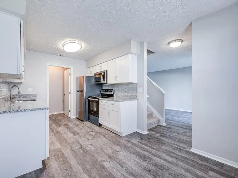 Wexford Lakes Apartments and Townhomes — Photo 3