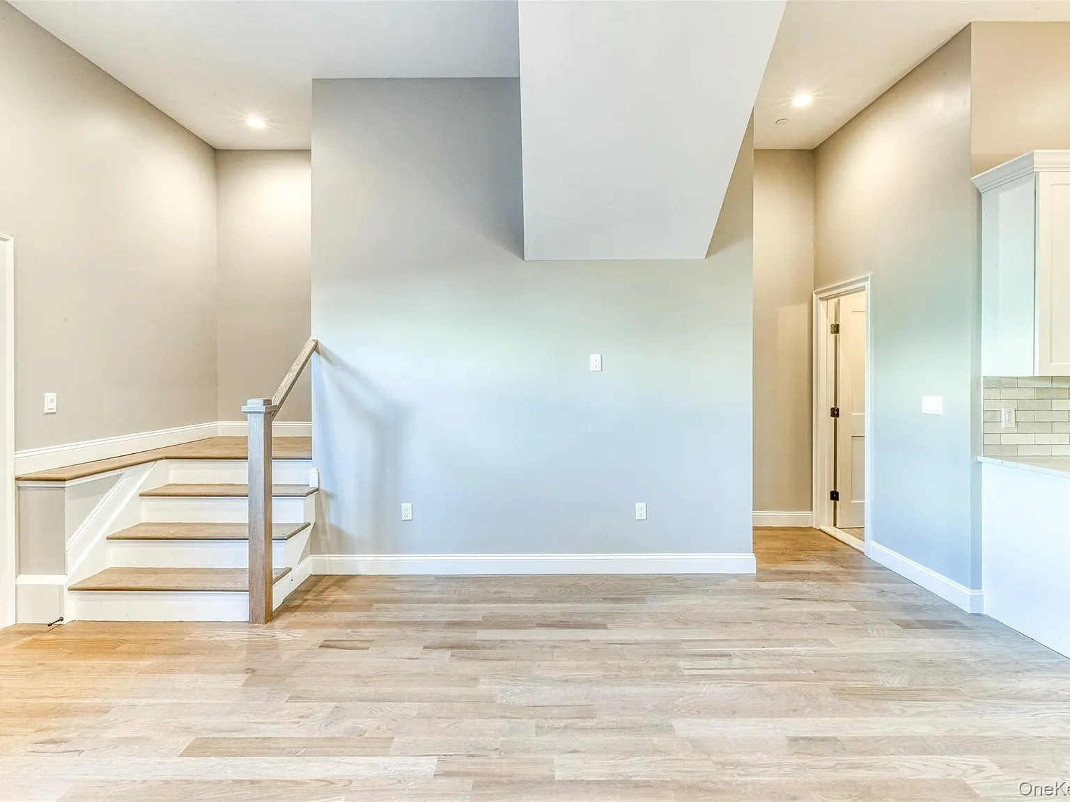 1 bed, 1.0 bath, 1200 sqft, $3,500 — Photo 2