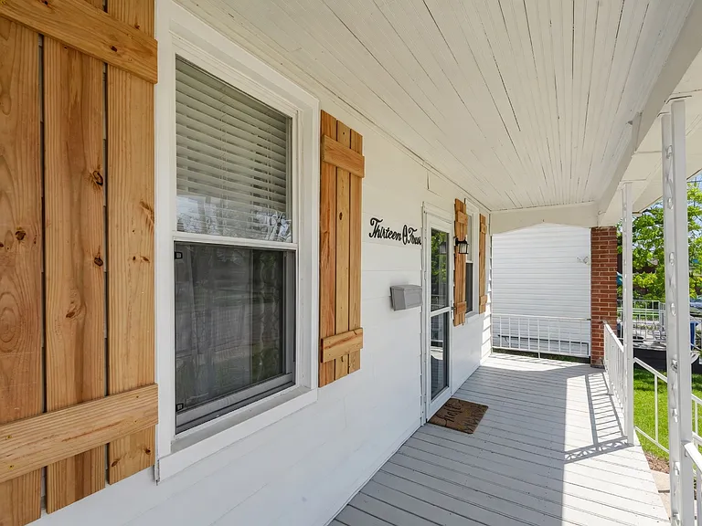 1304 Dammert Ave — Photo 4