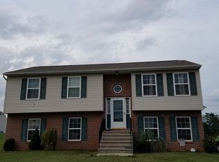 755 Rutherford Dr, Greencastle, PA 17225