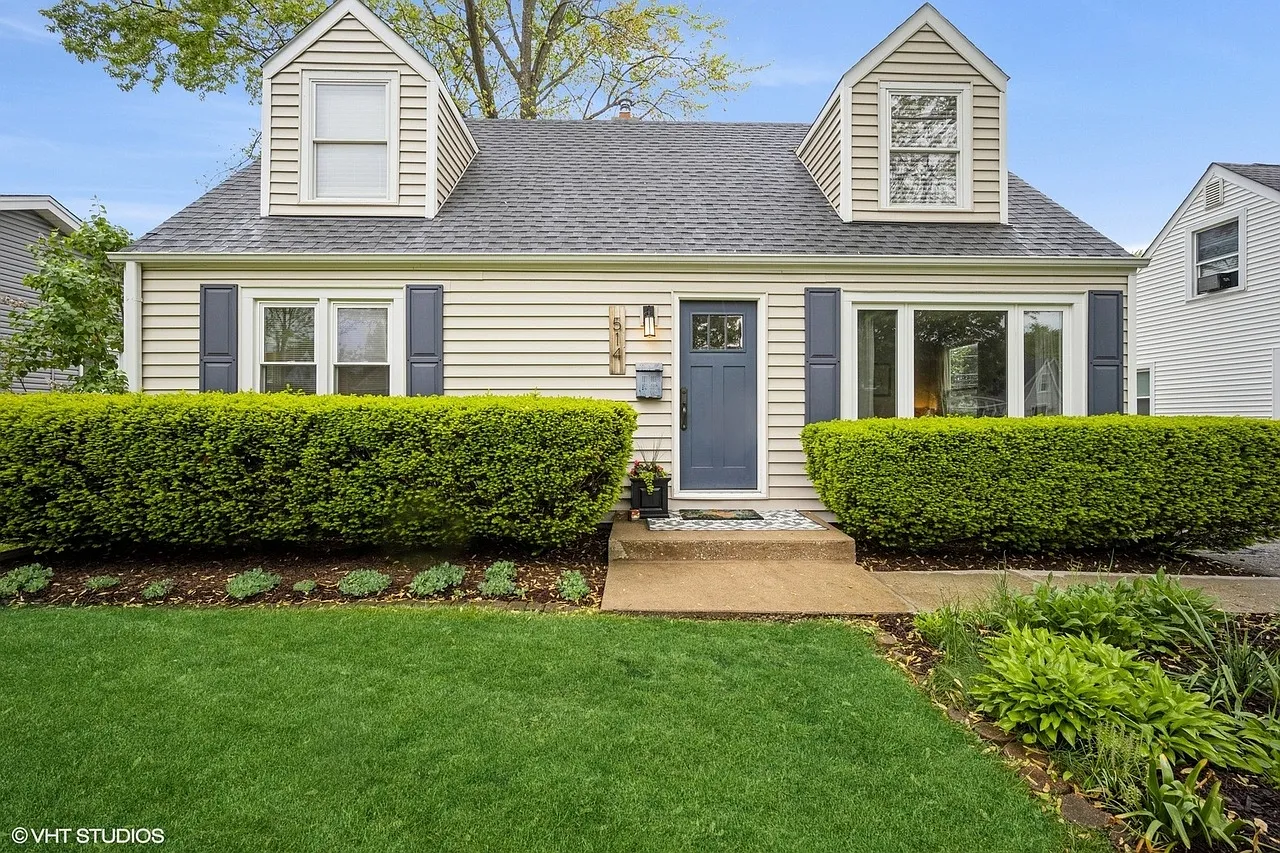 4 bed, 1.5 bath, 1344 sqft, $3,577 — Photo 2