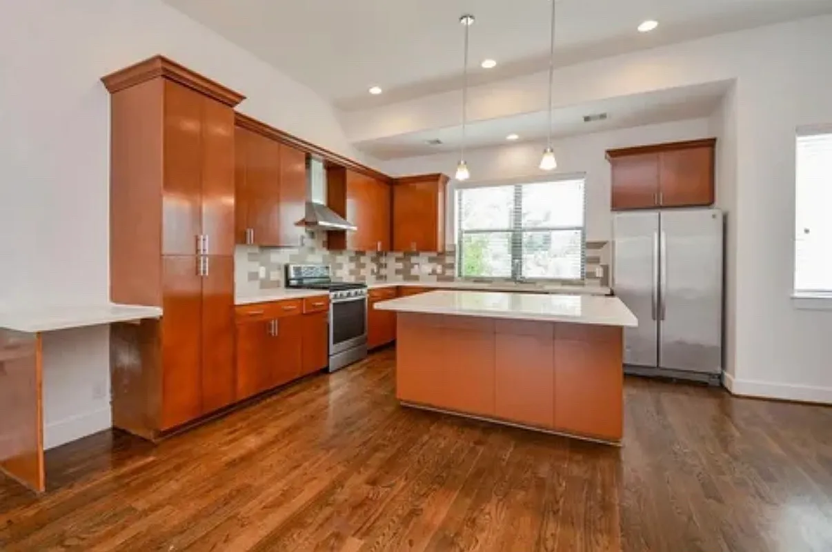 3 bed, 3.5 bath, 2314 sqft, $4,000 — Photo 3