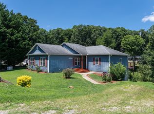 10 Ashe Rd, Candler, NC 28715