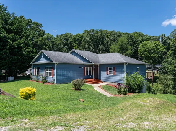 10 Ashe Rd, Candler, NC 28715