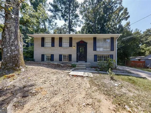 845 Brian Ln, Forest Park, GA 30297