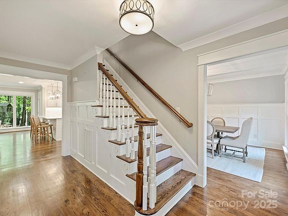 3rd image of 4830 Broad Hollow Dr