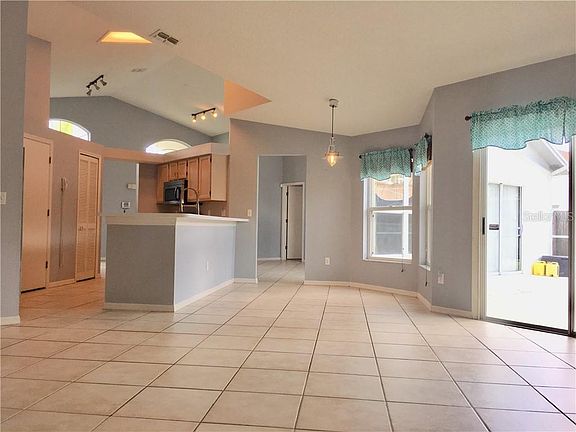5th image of 2922 Paddington Way