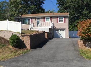 5 San Antonio Cir, Monroe, NY 10950