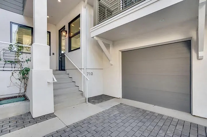 710 E Ave — Photo 5