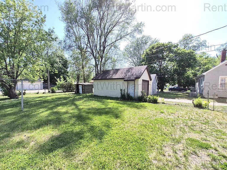 657 Dawson St — Photo 11