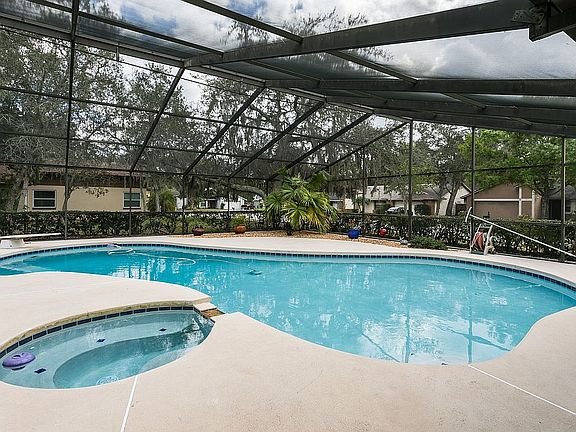 5th image of 342 Goosecreek Dr