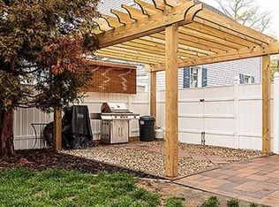 17 West St, New Bedford, MA 02740