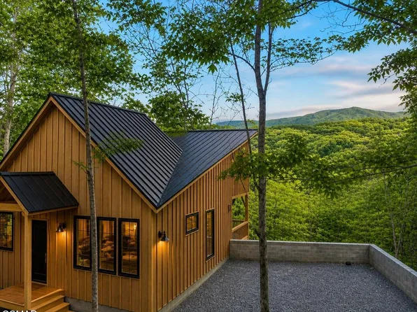4076 Ridgeback Ln, Sevierville, TN 37862